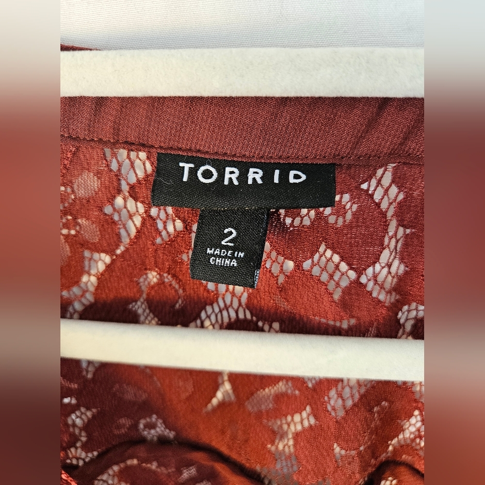 Torrid Rust Floral Lace Blouse Size 2 Plus Size Boho Sheer V-Neck Short Sleeve - Picture 4 of 9